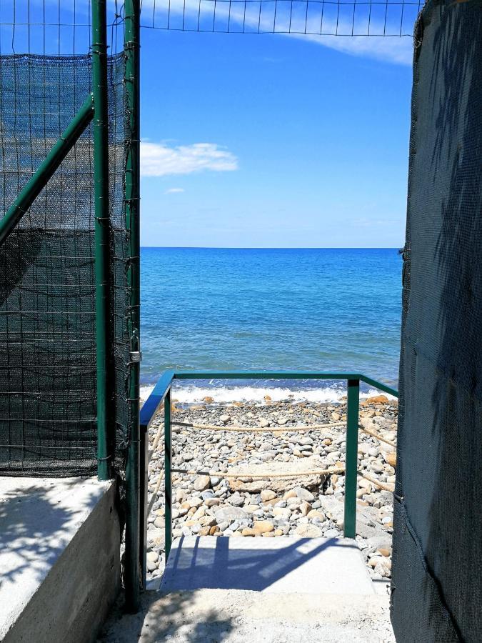 Villa La Plaja تْشيفالو المظهر الخارجي الصورة